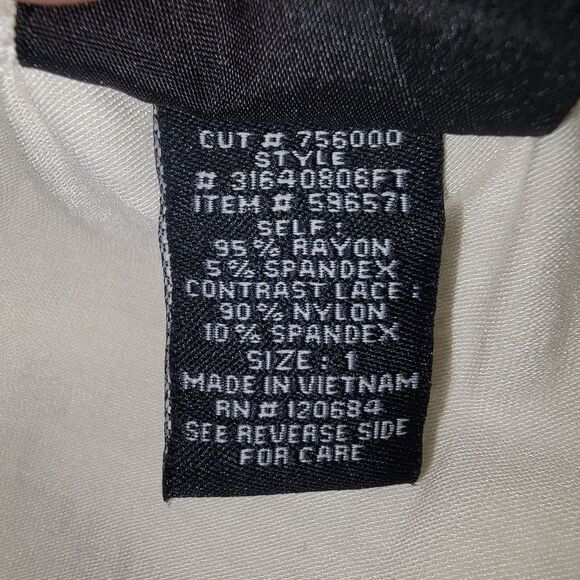 Torrid Vintage ivory lace ruffle camisole tank size 1/1x - Picture 7 of 7